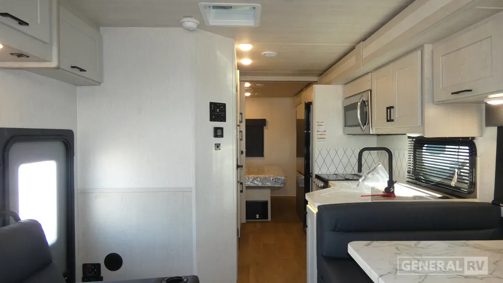 2027 Nexus Maximus 32MX, Photos photo 2