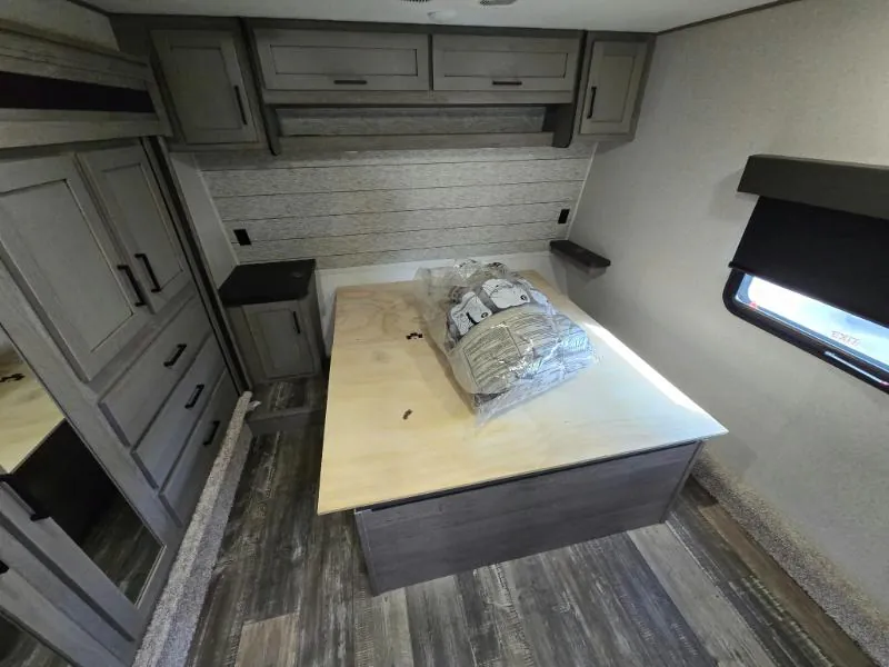 2021 Keystone Raptor 423, Photos photo 11