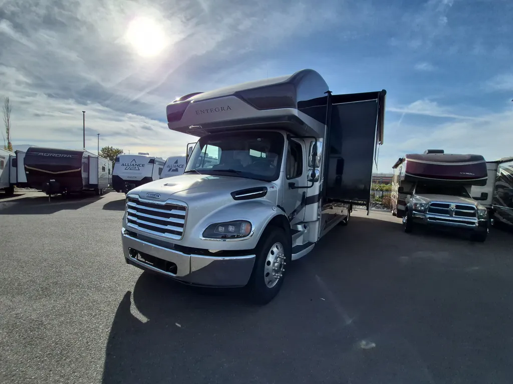 2027 Entegra Coach Accolade 37K, Photos photo 4