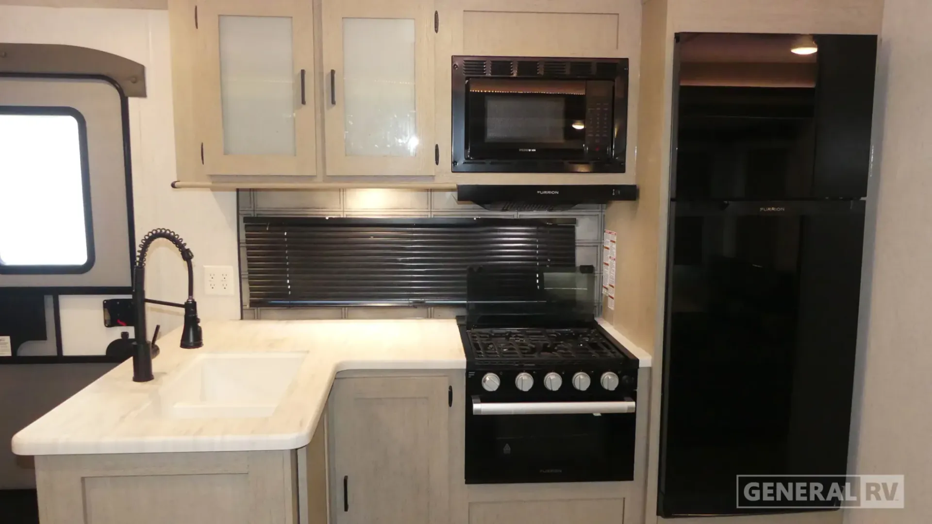 2023 Forest River Salem 33TS — Photo 6
