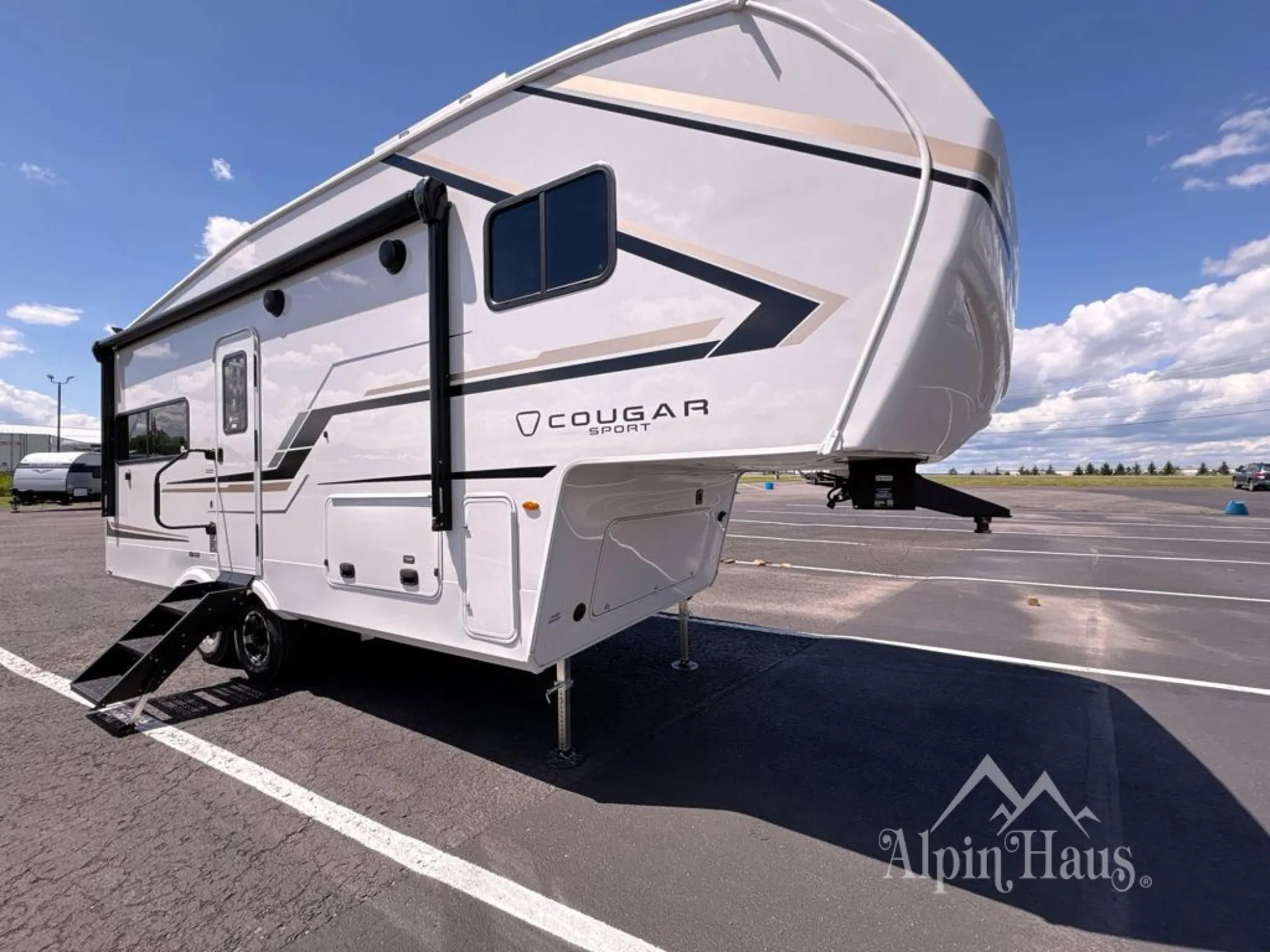 2027 Keystone RV Cougar Sport 2100ML - Photo 3