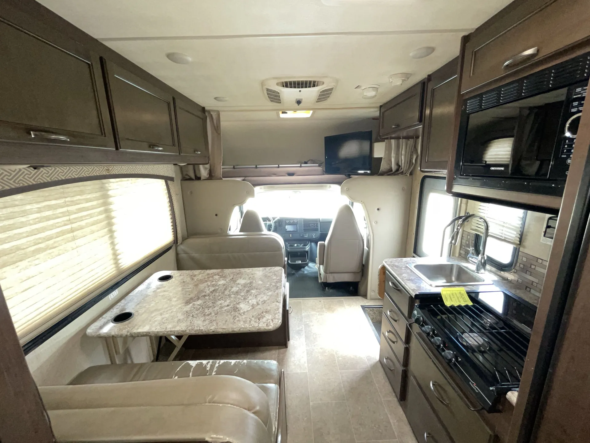 2018 Thor Motor Coach Chateau 22E — living area main