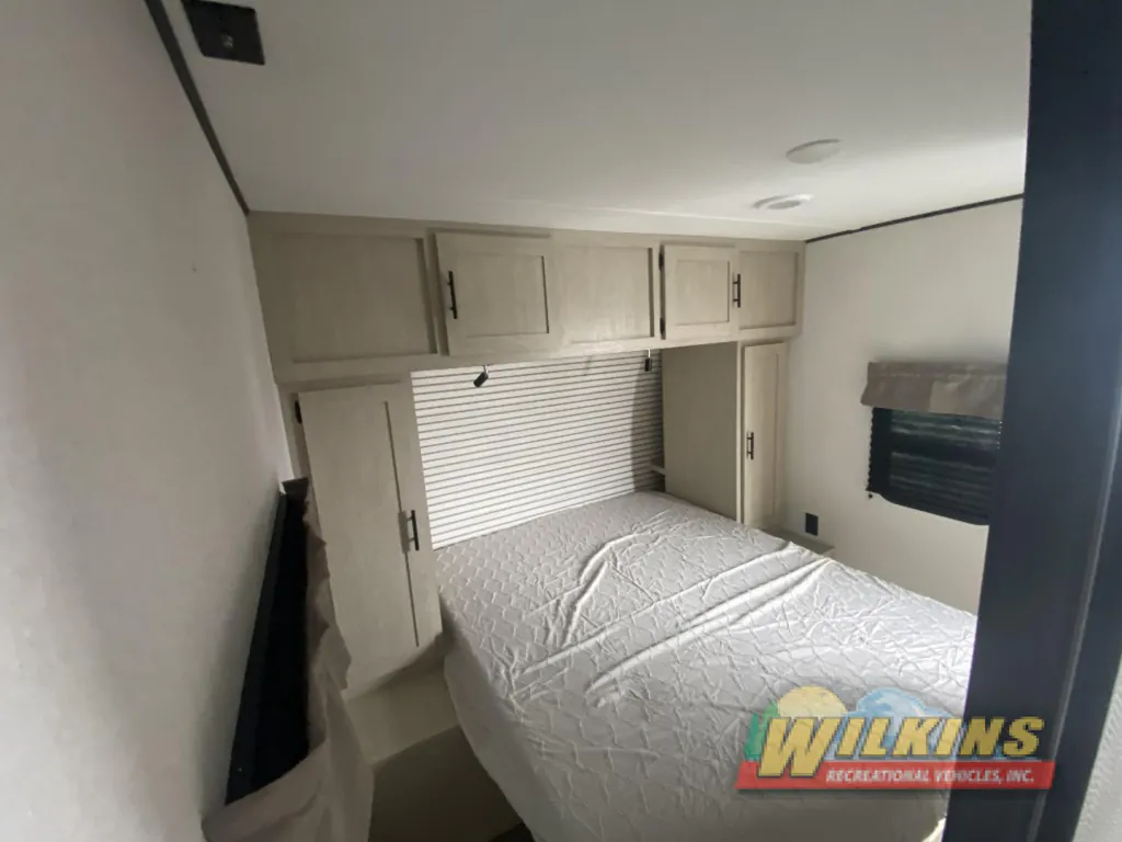 2026 Shasta RVs i-5 Edition 527BHS, Photos photo 14