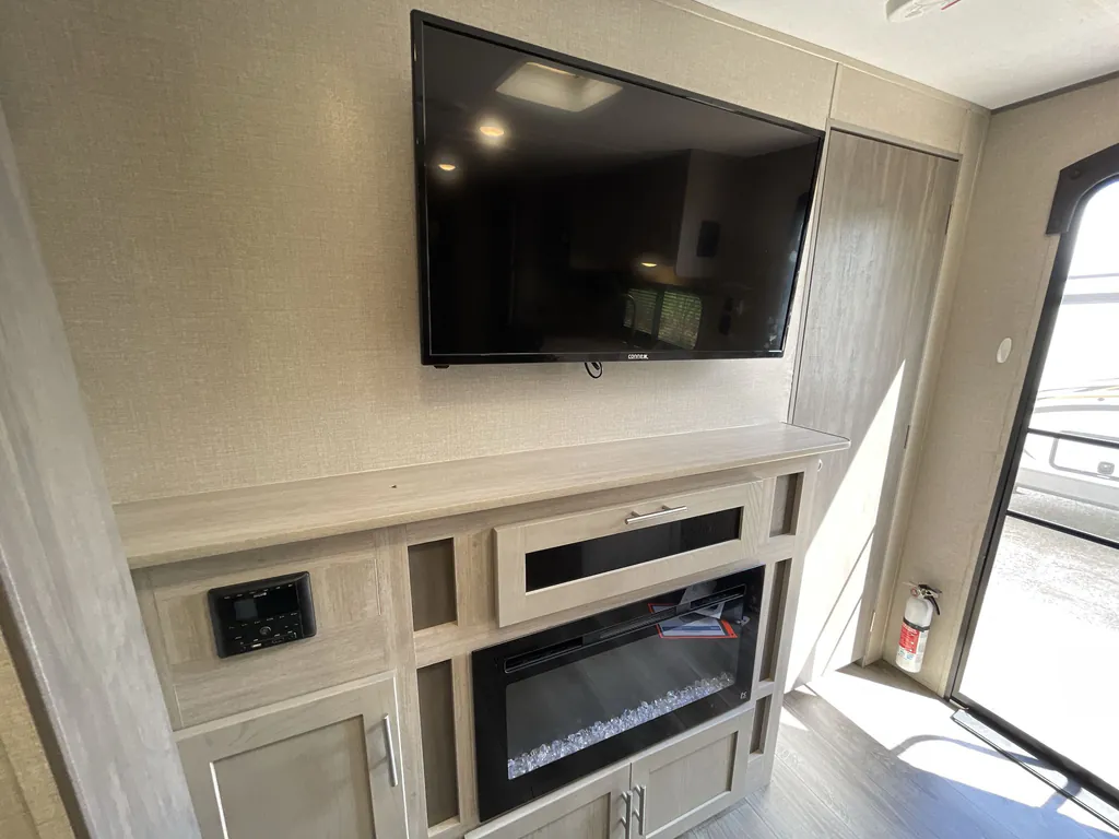 2022 Coachmen Catalina Legacy Edition 243RBS, Photos photo 5