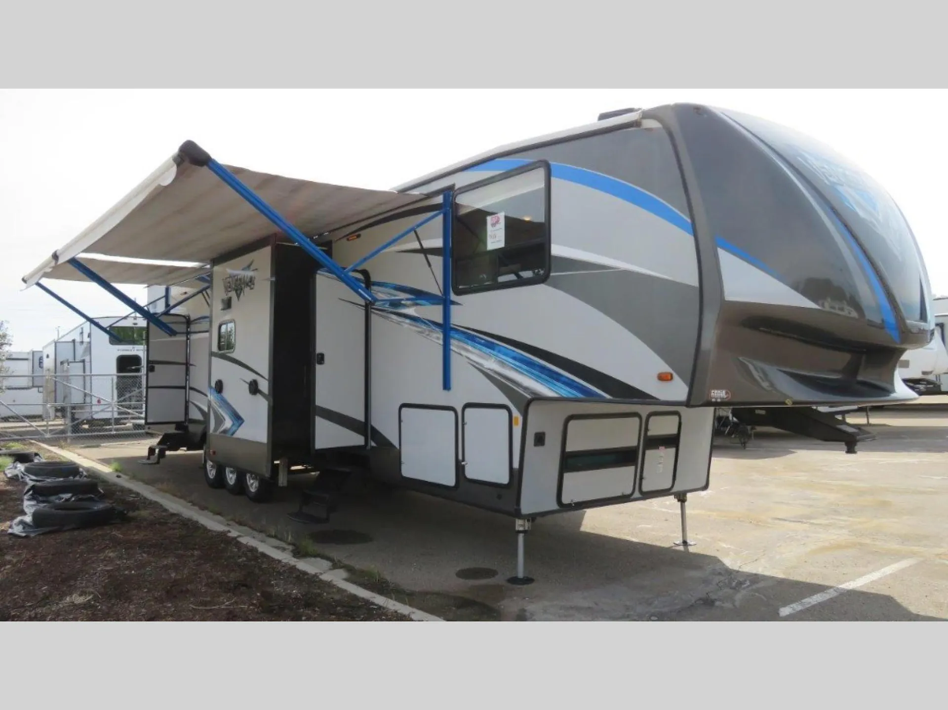 2018 Forest River Vengeance 420V12 - Photo 2