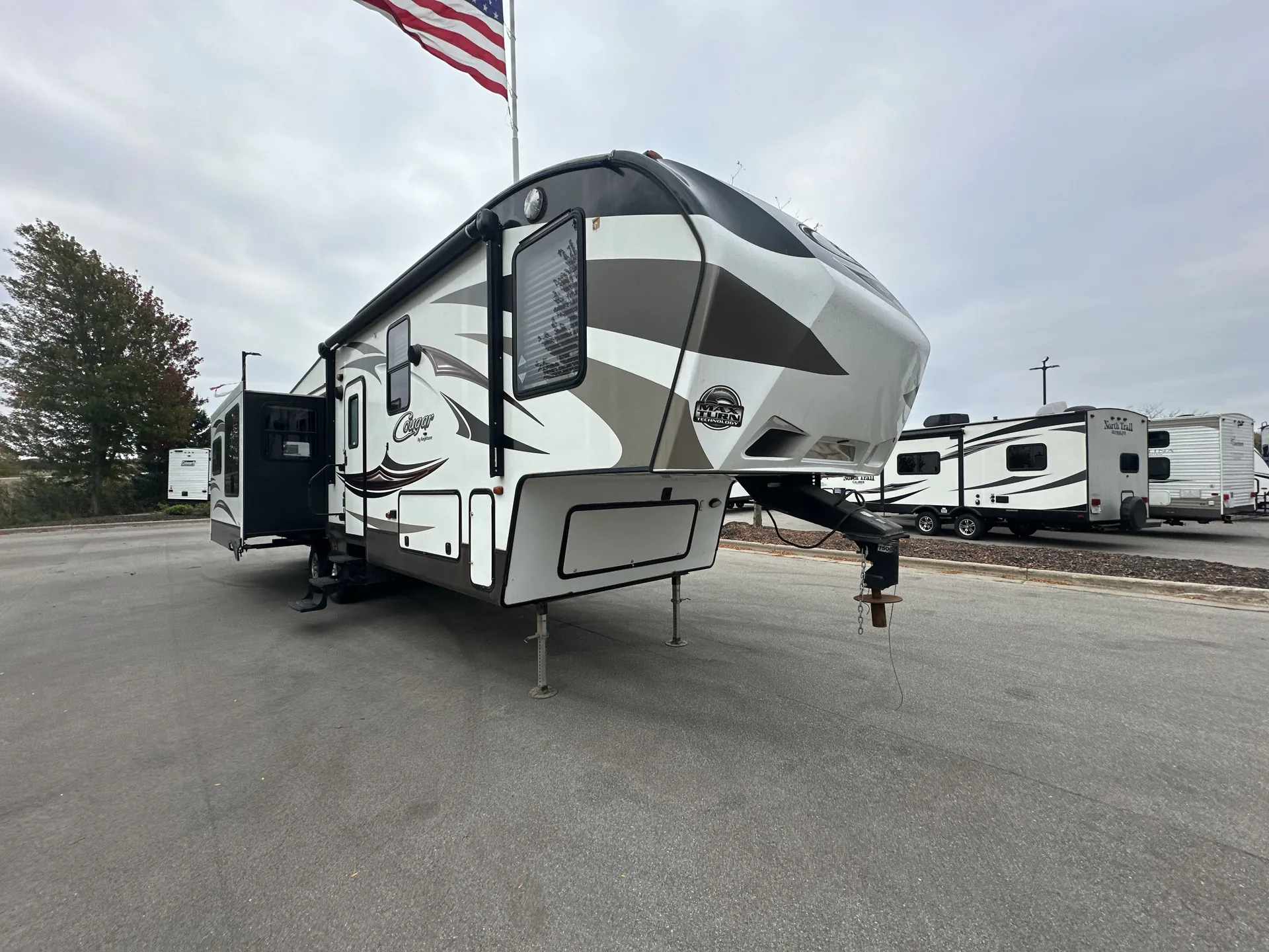 2014 Keystone Cougar 327RES - Photo 2