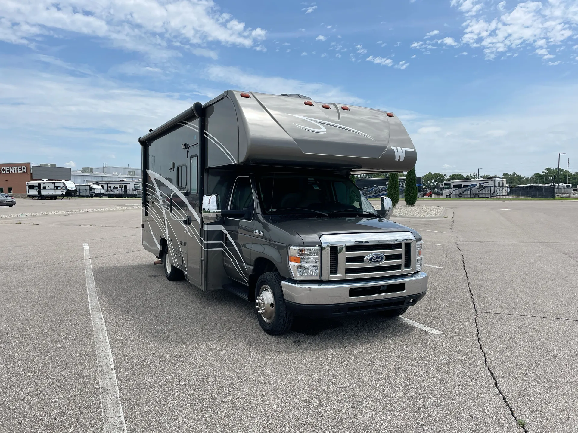 2020 Winnebago Minnie Winnie 22M - Photo 2