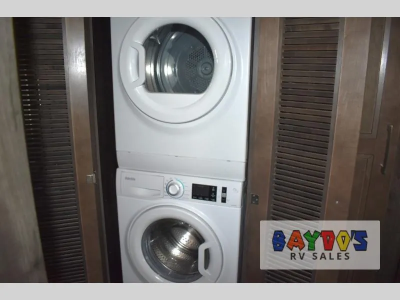 2023 Coachmen Encore 325SS - Photo 3