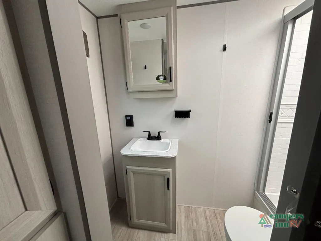 2027 Coachmen Catalina Legacy Edition 333DBDSCK, Photos photo 55