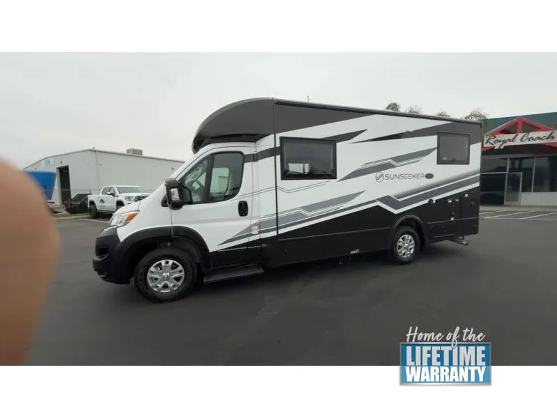 2026 Forest River Sunseeker 2030RP - Photo 4