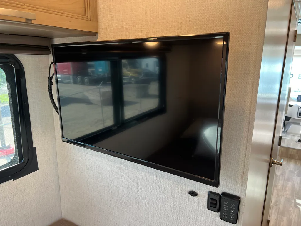 2026 Thor Motor Coach Axis 26.2, Photos photo 24