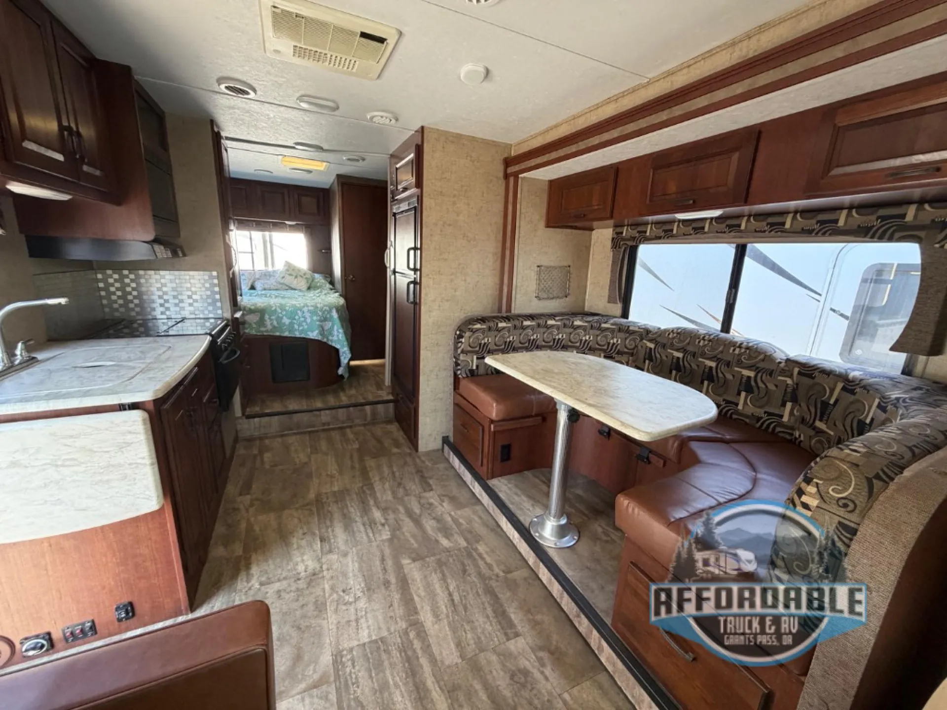 2016 Forest River Sunseeker 2450S — Photo 6