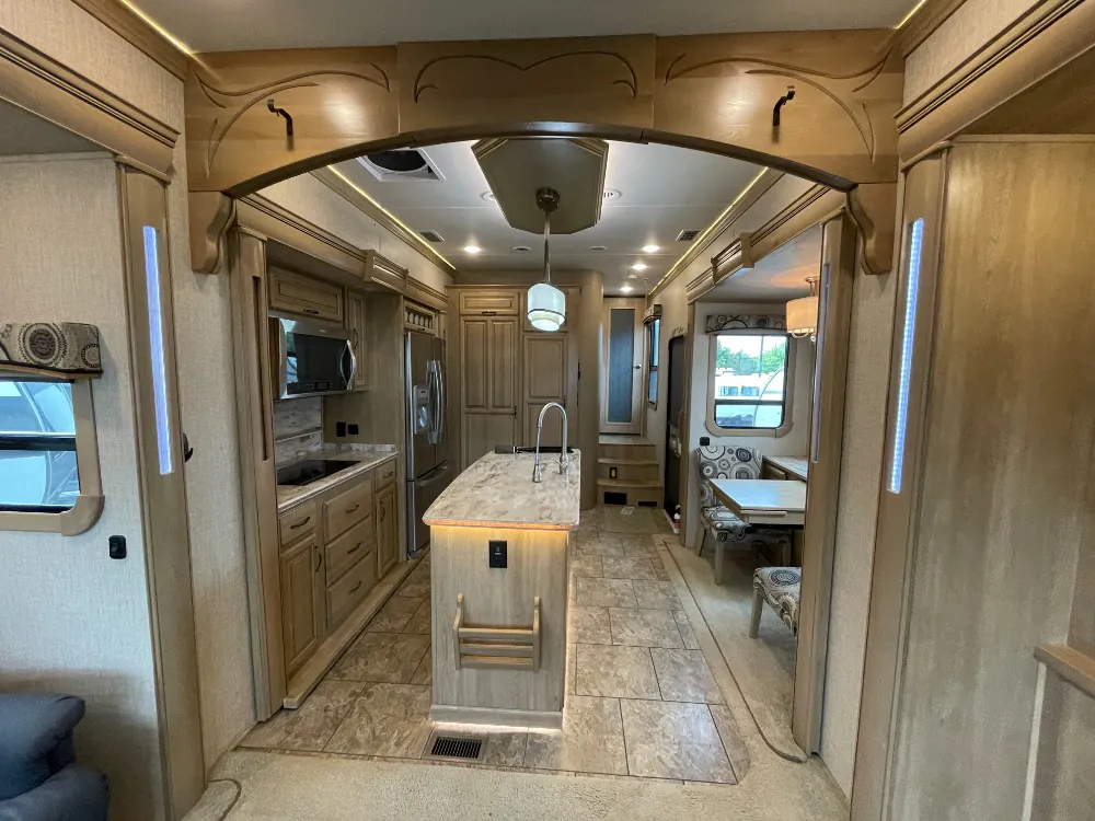 2016 CrossRoads Redwood 38RD - Photo 4
