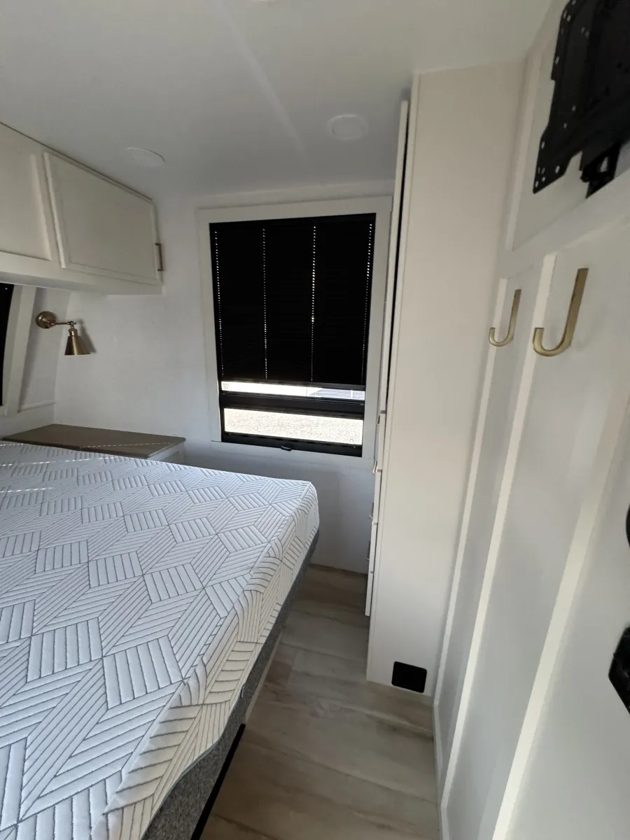 2025 Brinkley MODEL I 265, Photos photo 17
