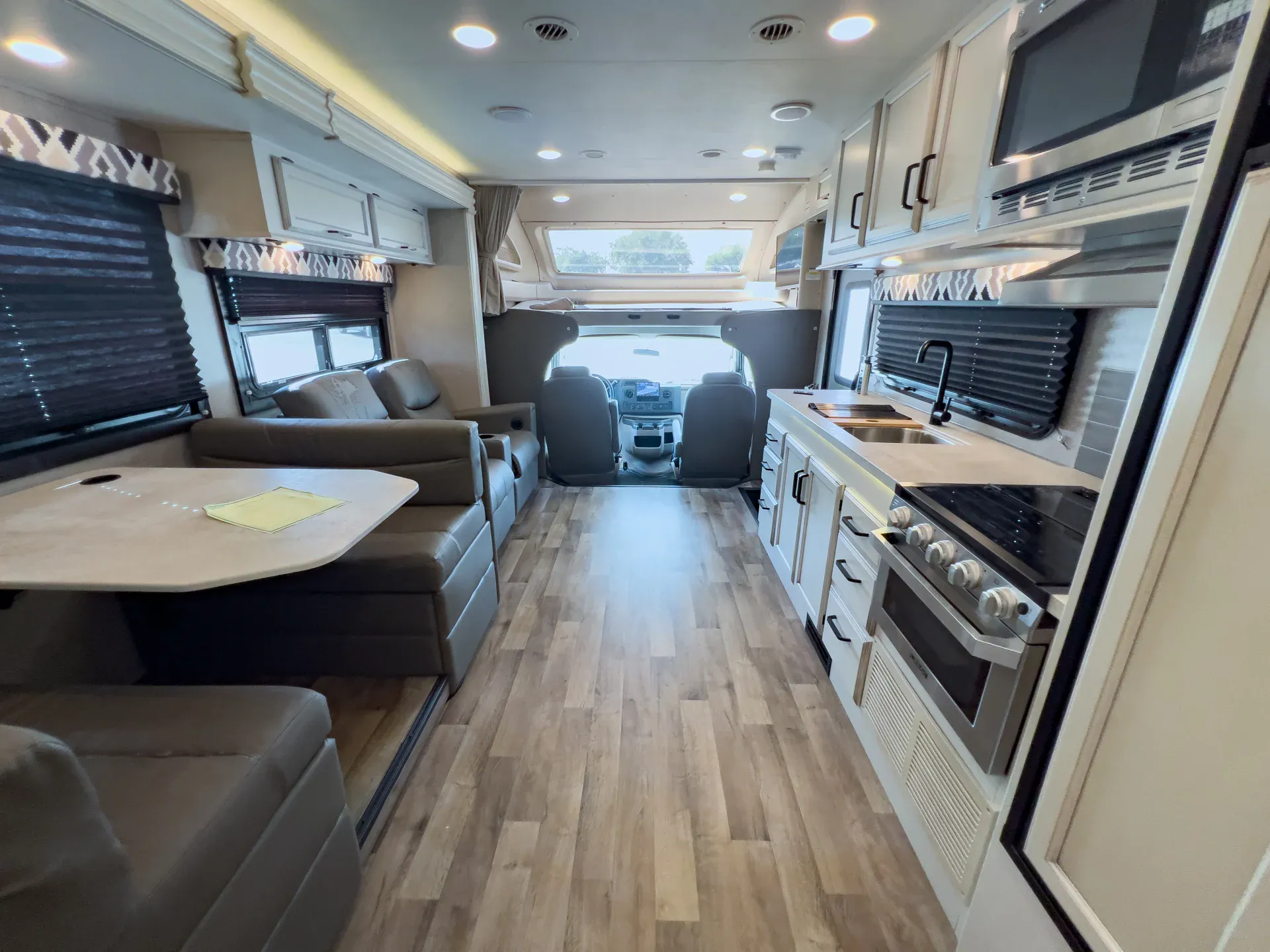 2021 Entegra Coach Odyssey 29V - Photo 4
