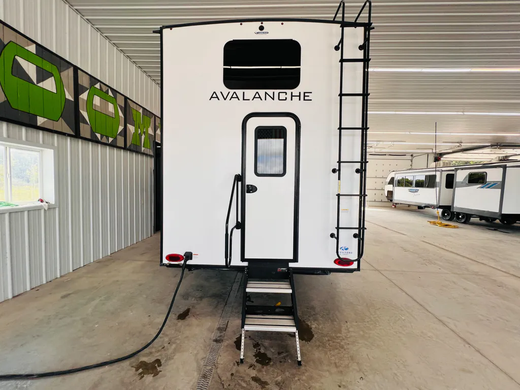 2023 Keystone Avalanche 390DS, Photos photo 5