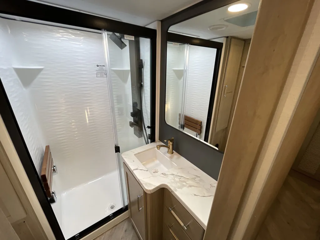 2026 Keystone Raptor 433, Photos photo 18