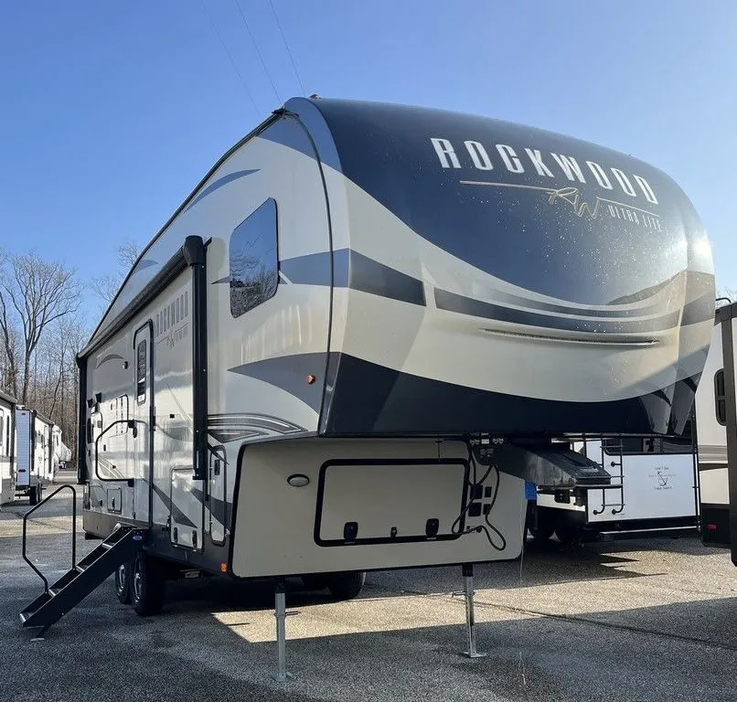 2017 Northwood Fox Mountain 235RLS - Photo 4