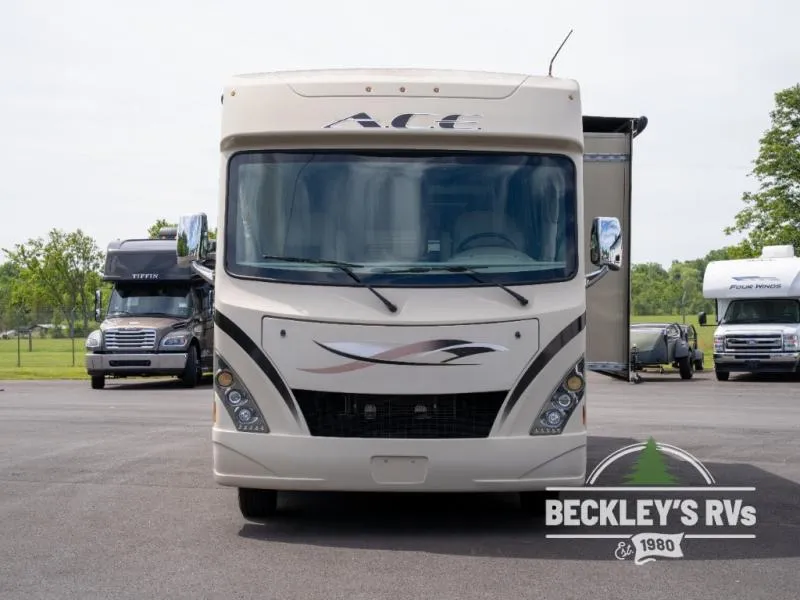 2017 Thor Motor Coach ACE Used    30.1 - Photo 2