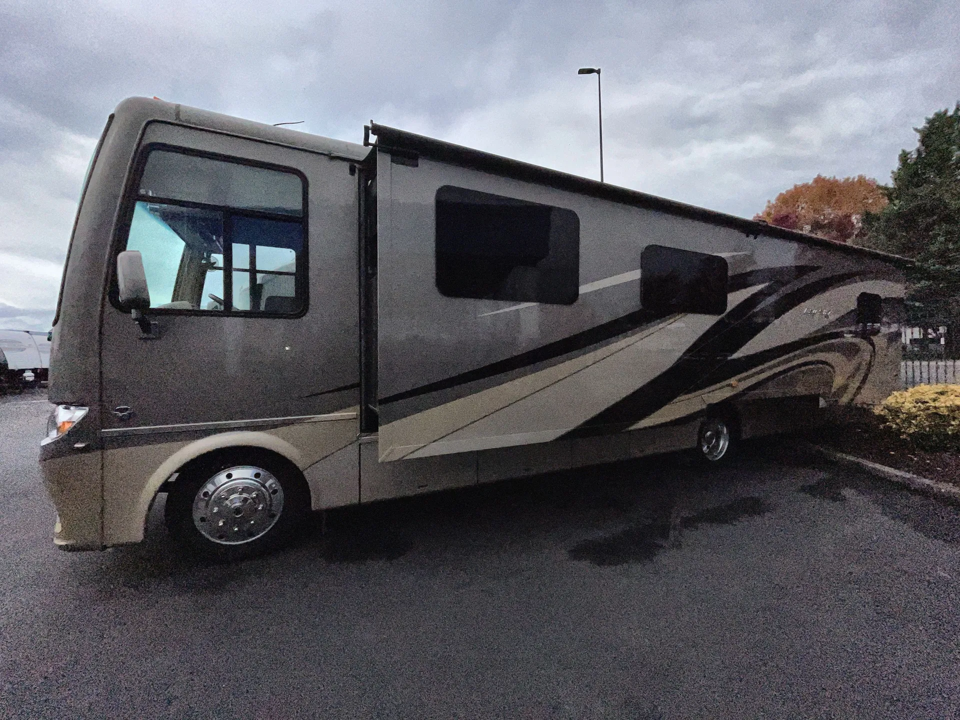 2015 Newmar Bay Star 3401 - Photo 2