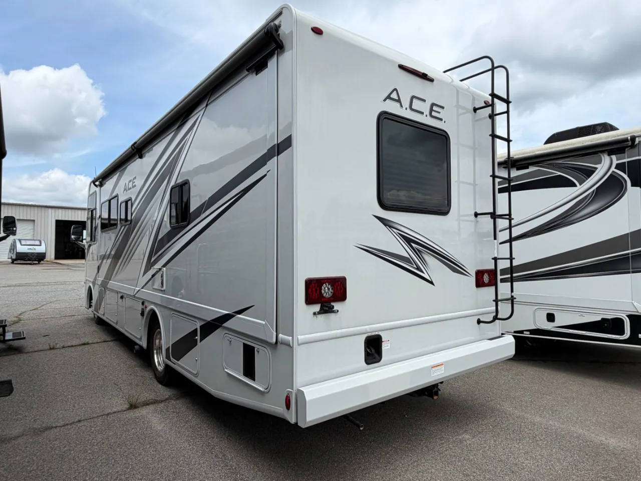 2024 Thor Motor Coach ACE 29D - Photo 4