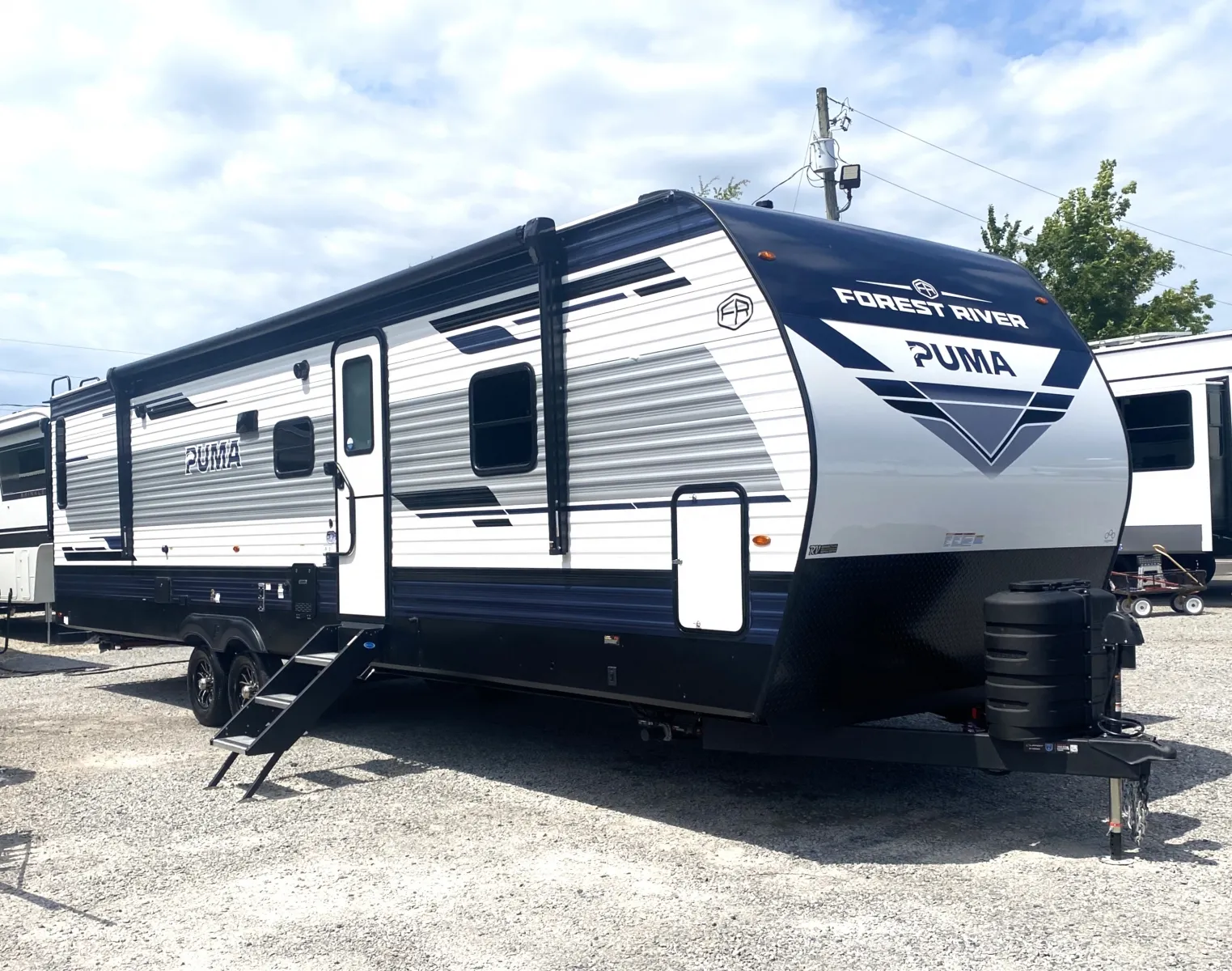 2027 Palomino Puma 32RBFQ - Photo 2