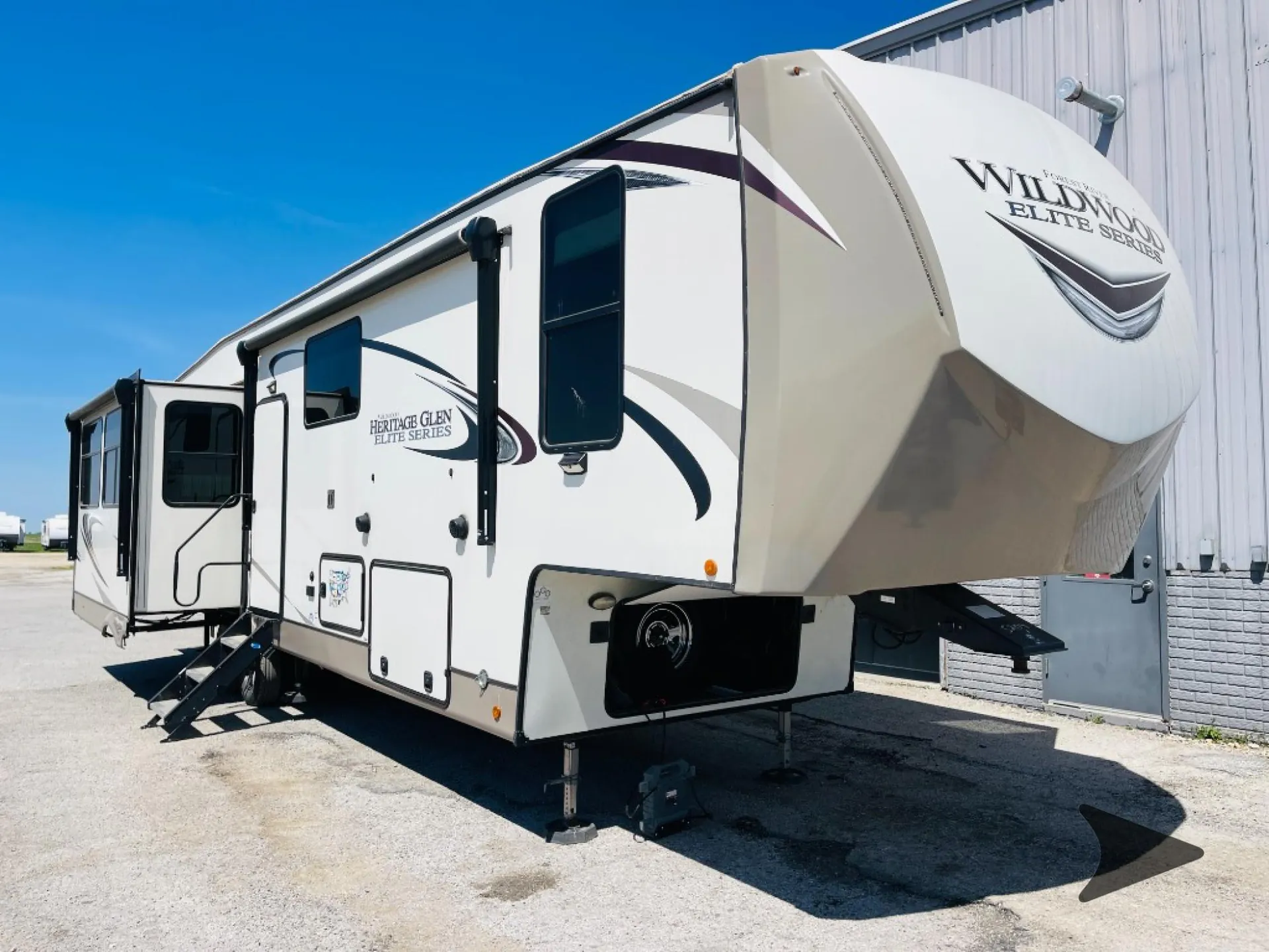 2021 Forest River Wildwood Heritage Glen Elite 34RL - Photo 2