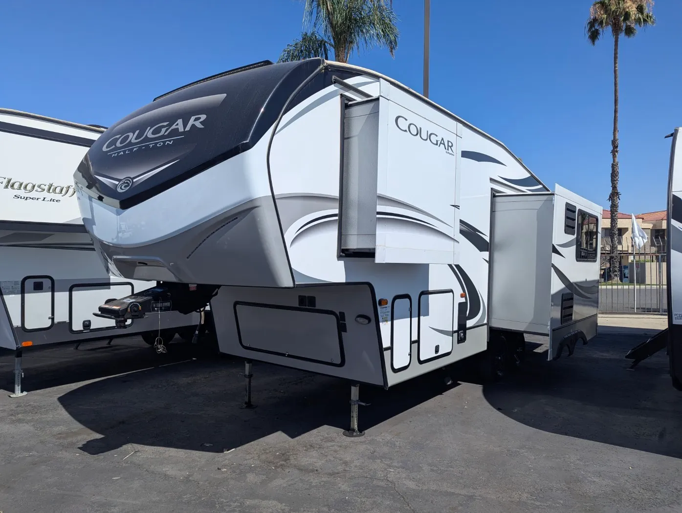 2021 Keystone Cougar Half-Ton 24RDS - Photo 4