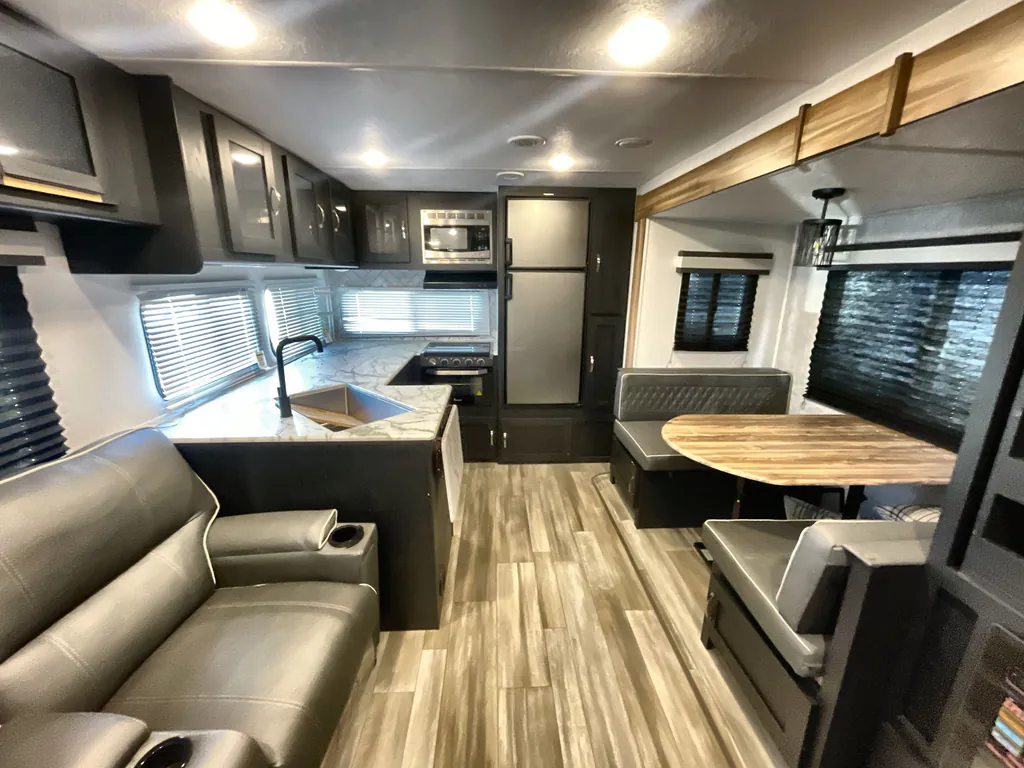 2023 Coachmen Freedom Express Ultra Lite 274RKS, Photos photo 3