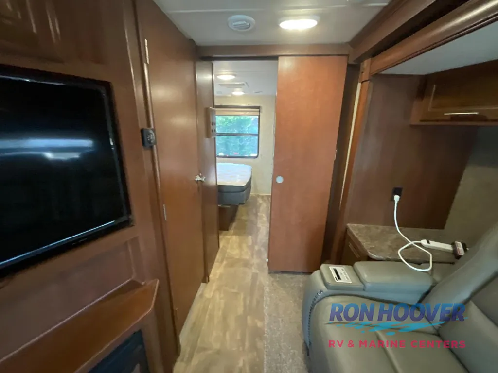 2015 Forest River RV Georgetown 335DS, Photos photo 18