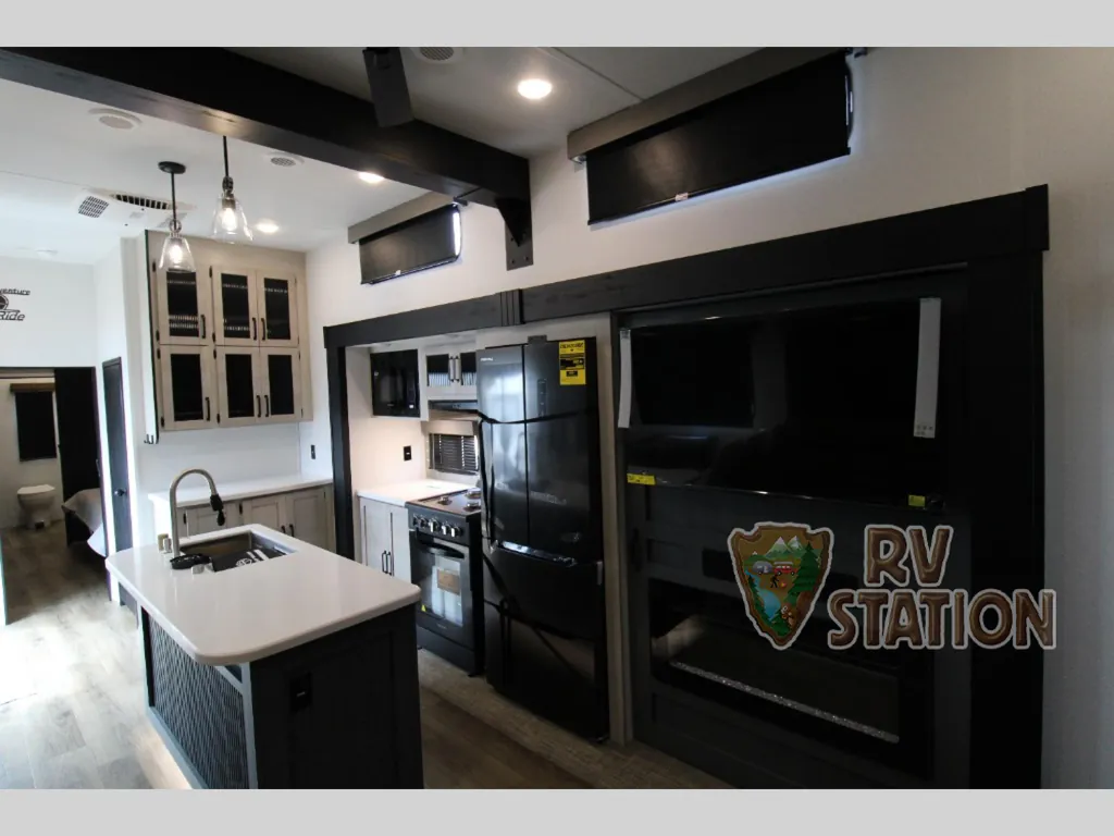 2027 Forest River Puma Vista 38VFL, Photos photo 23