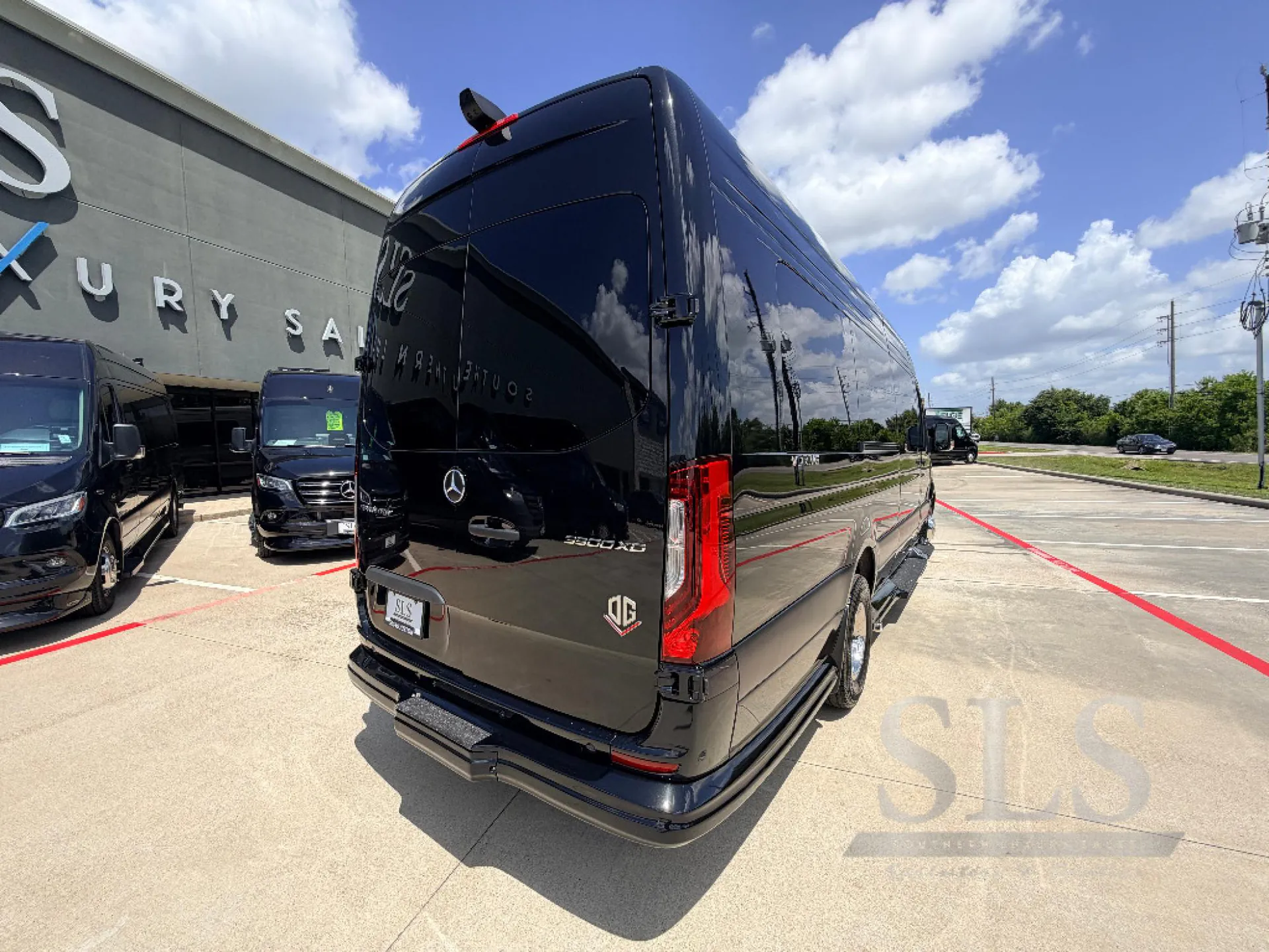 2027 OGV Luxury Coach V-Drive 10RJ - Photo 4
