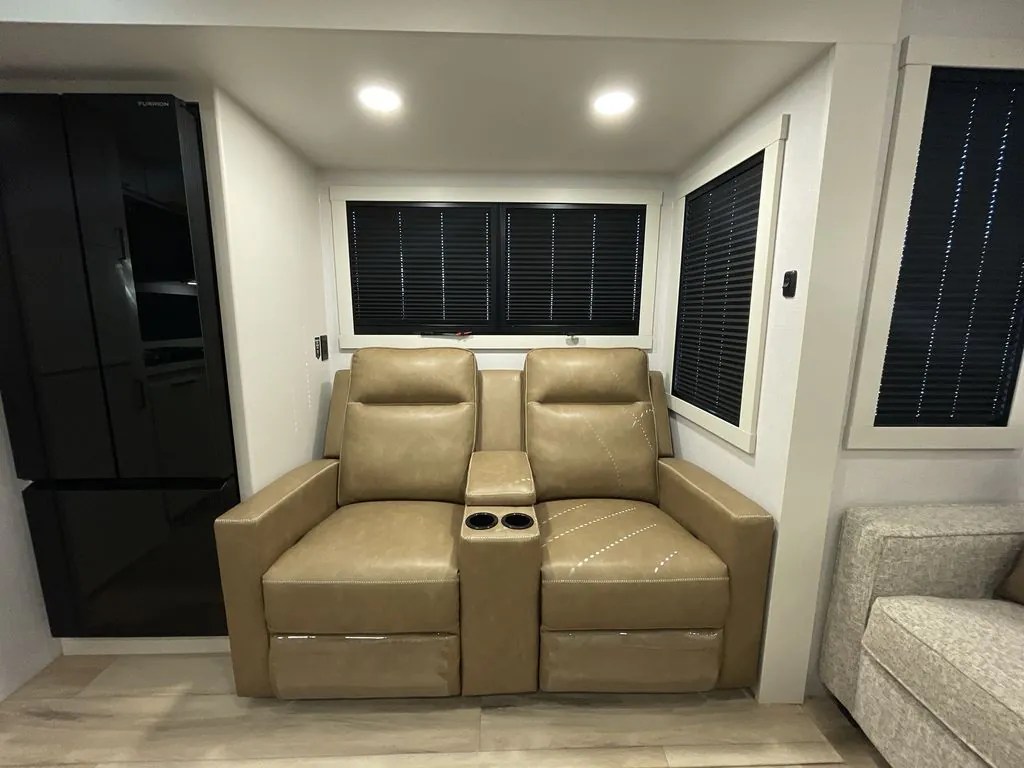 2025 Brinkley Model I 275, Photos photo 4
