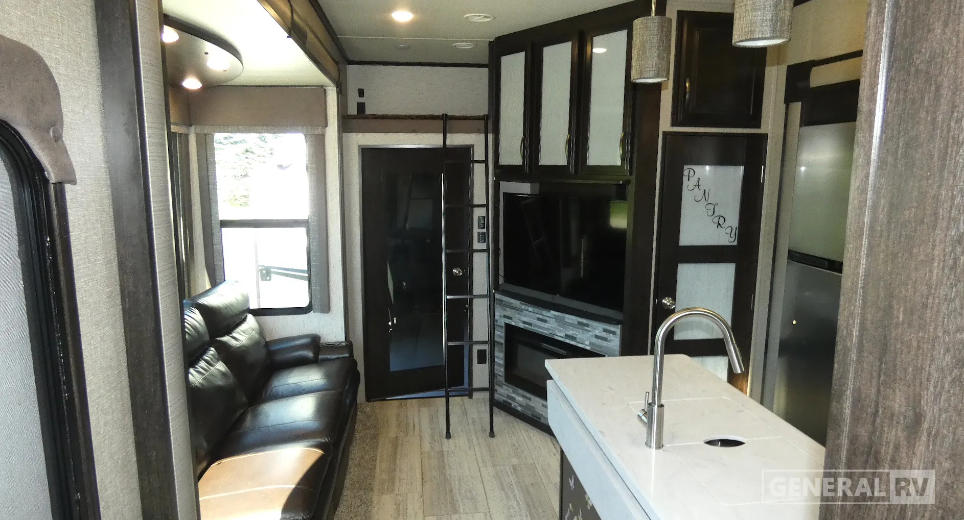 2018 Grand Design Momentum 351M - Photo 3