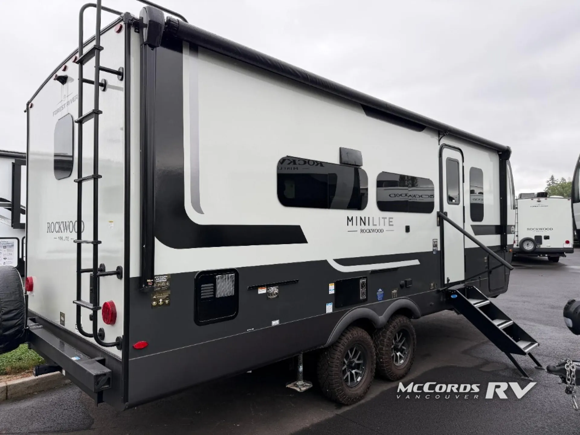 2027 Forest River Rockwood Mini Lite 2524FBT — Photo 7