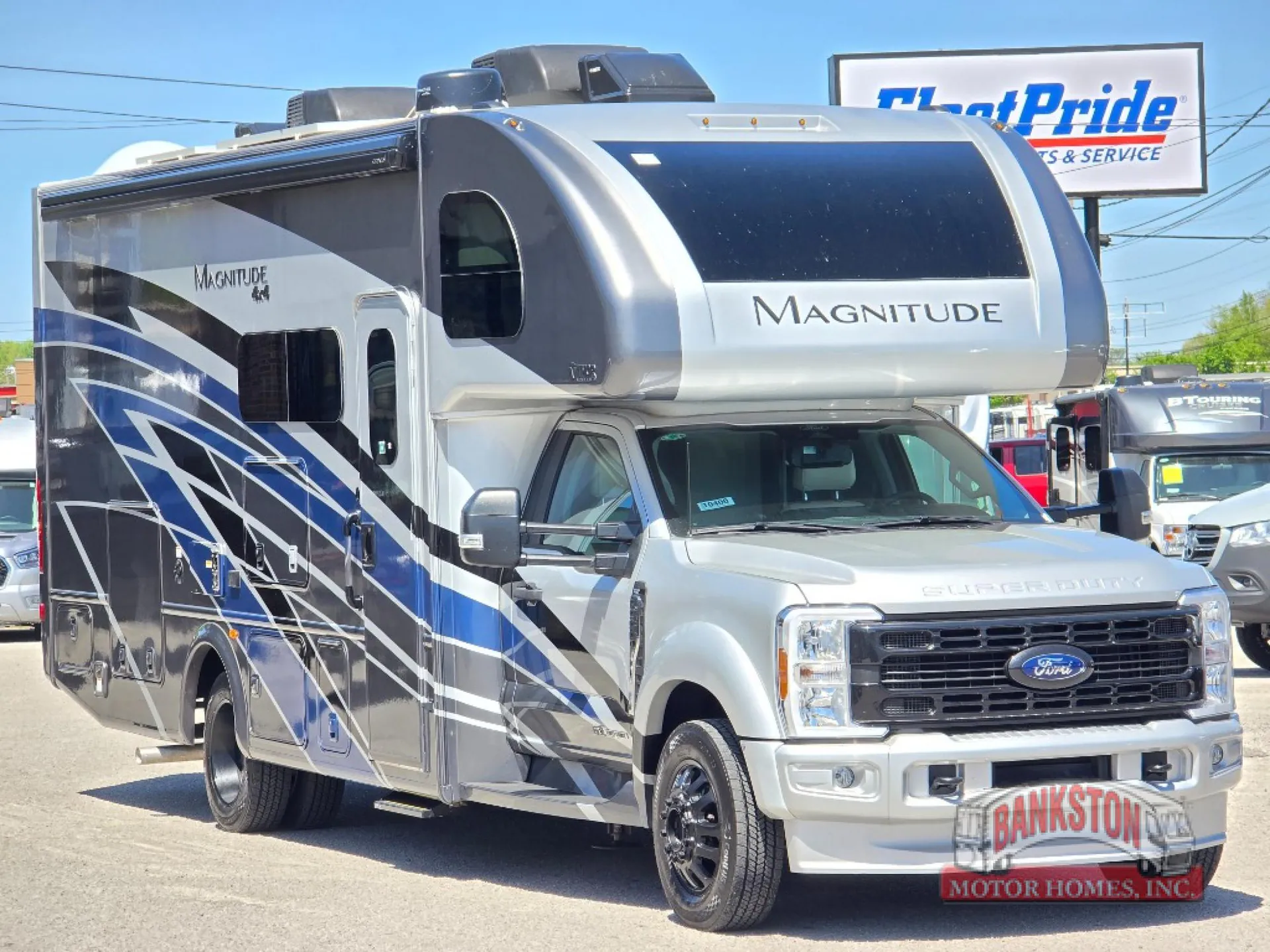 2025 Thor Motor Coach Magnitude AX29 - Photo 2