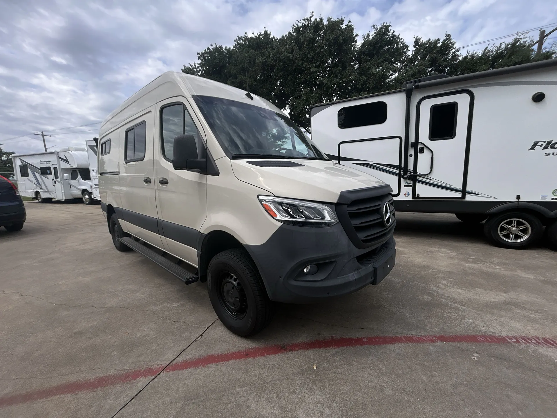 2023 Winnebago Adventure Wagon 44M - Photo 2
