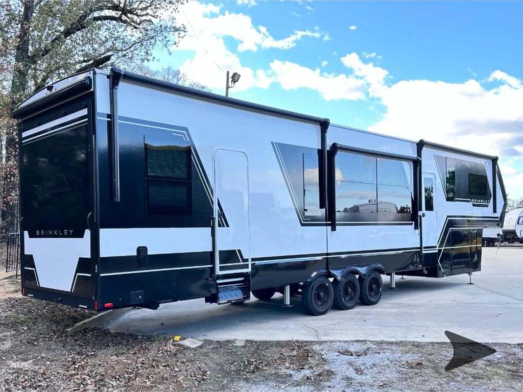 2026 Brinkley Model G 4100, Photos photo 21