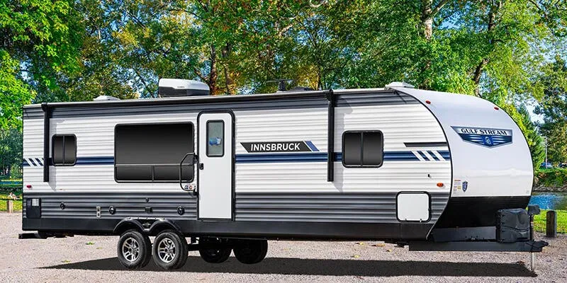 Innsbruck Supreme 33DBDB exterior