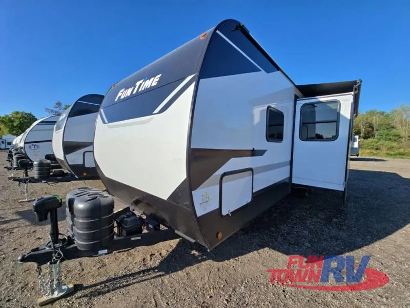 2026 CrossRoads RV Fun Time 28QB - Photo 3