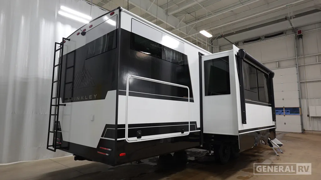2027 Brinkley Model Z AIR 315, Photos photo 7