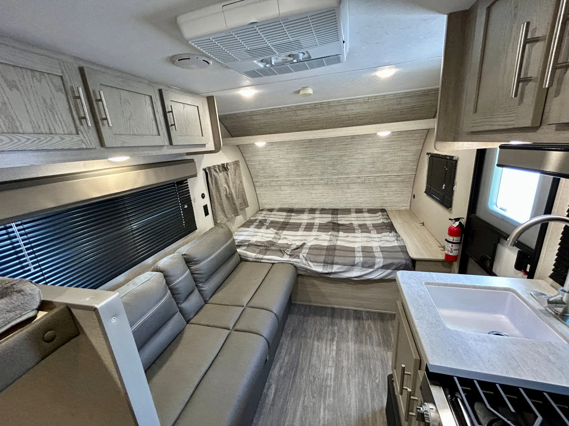 2023 Forest River Aurora Light 16BHX - Photo 4