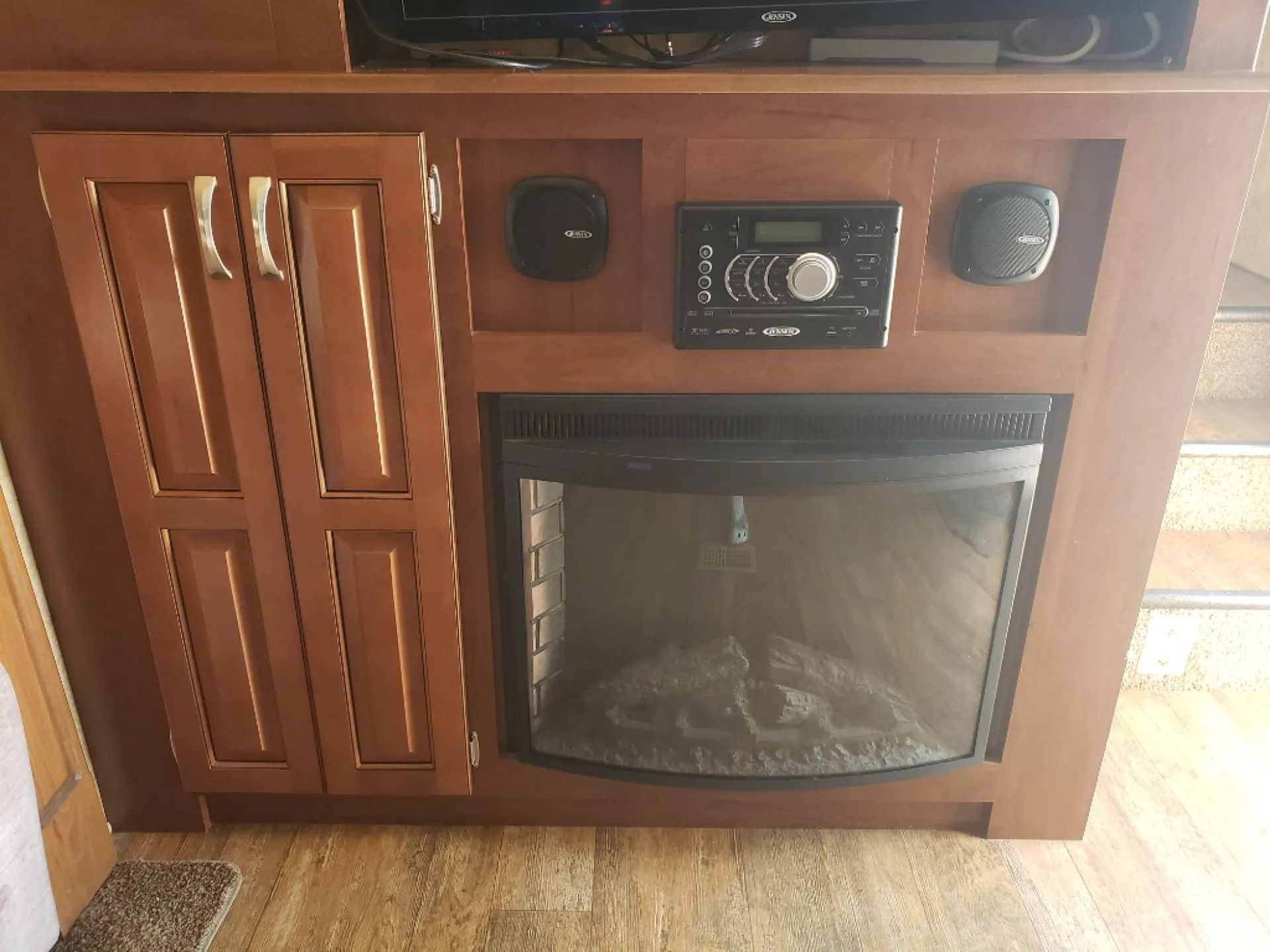 2015 Forest River Cedar Creek Silverback 31RK - Photo 4