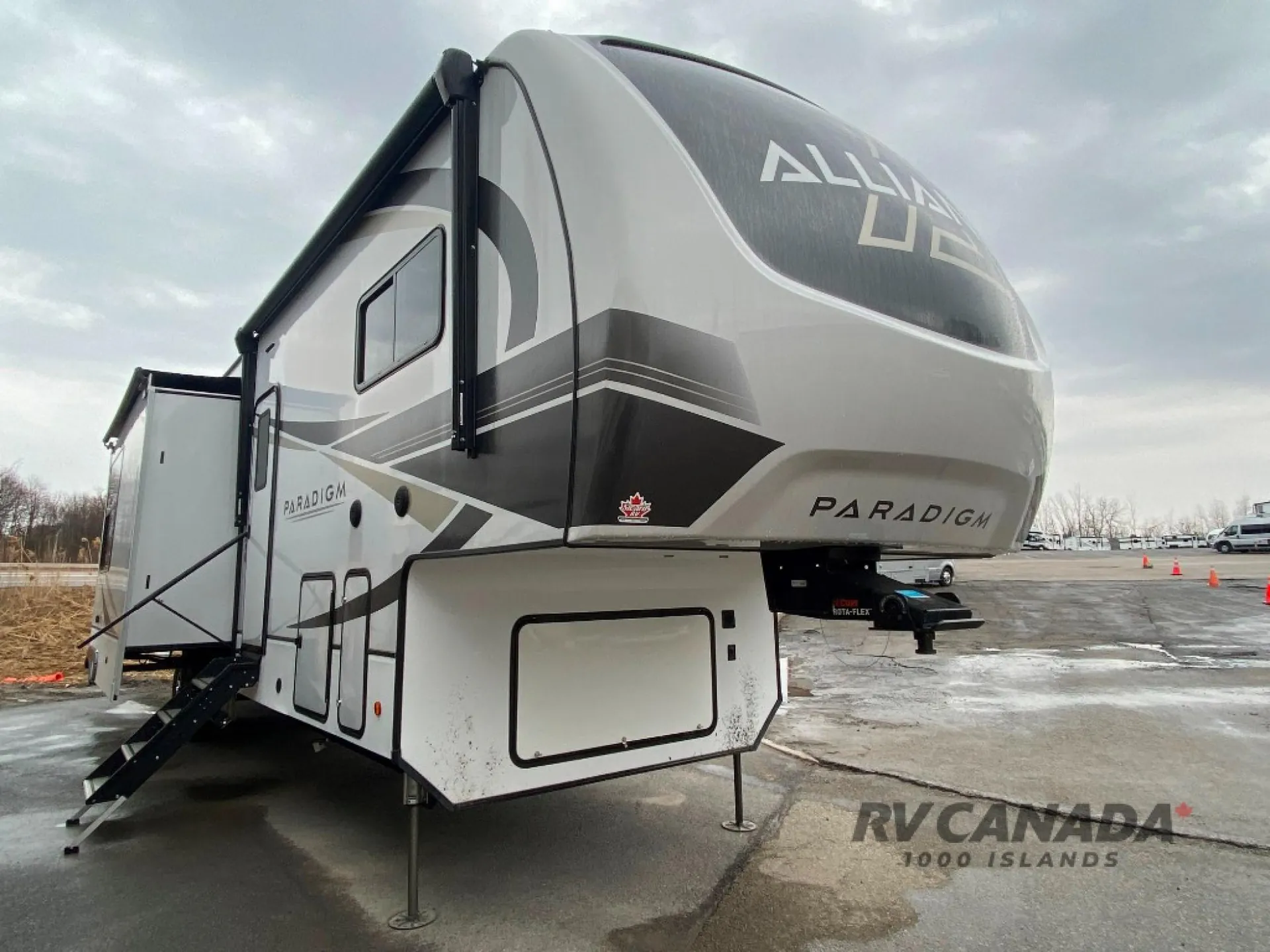2023 Alliance RV Paradigm 395DS - Photo 2