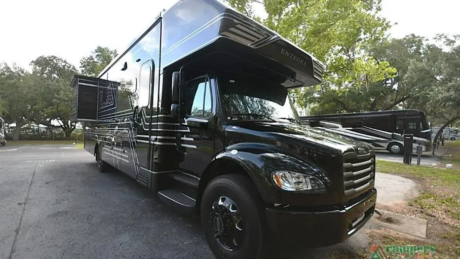 2025 Entegra Coach Accolade 37K - Photo 2
