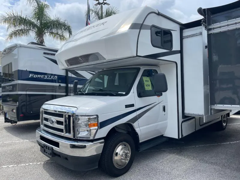 2024 Forest River Sunseeker 2550DS LE - Photo 4