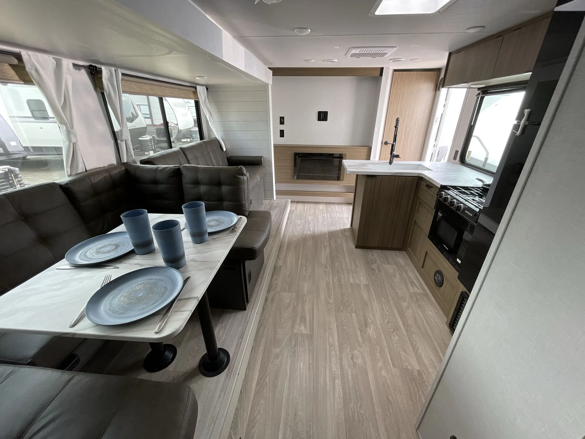 2027 Forest River Salem Cruise Lite 28VBXL — living area main