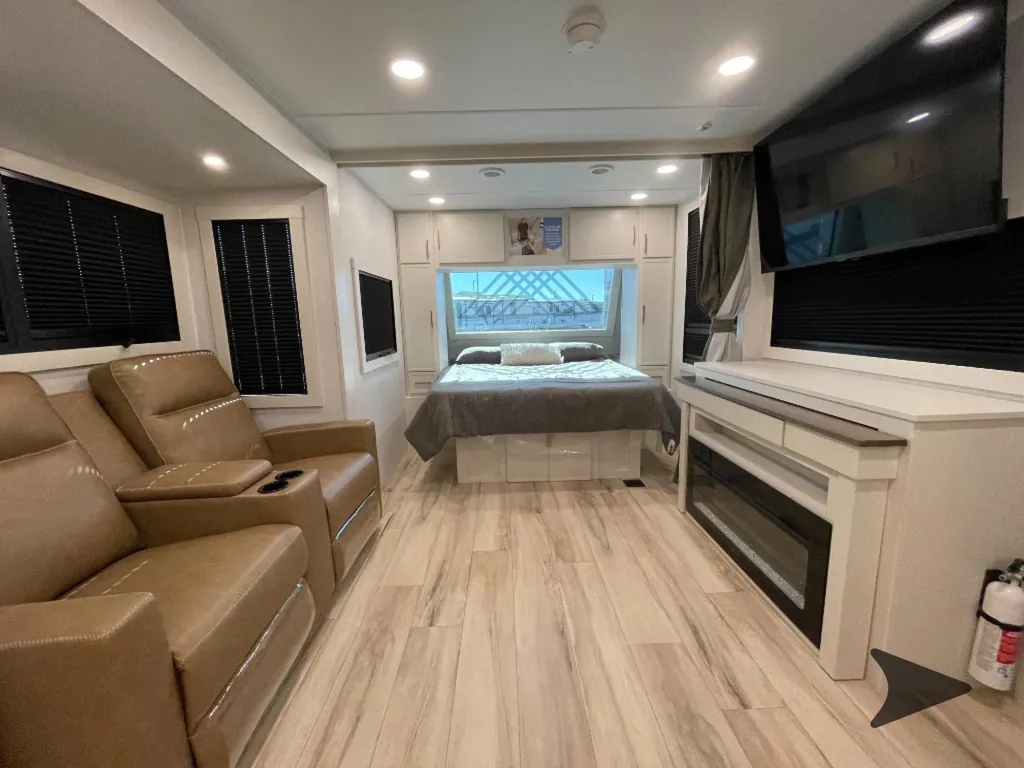 2026 Brinkley Model I 235, Photos photo 15