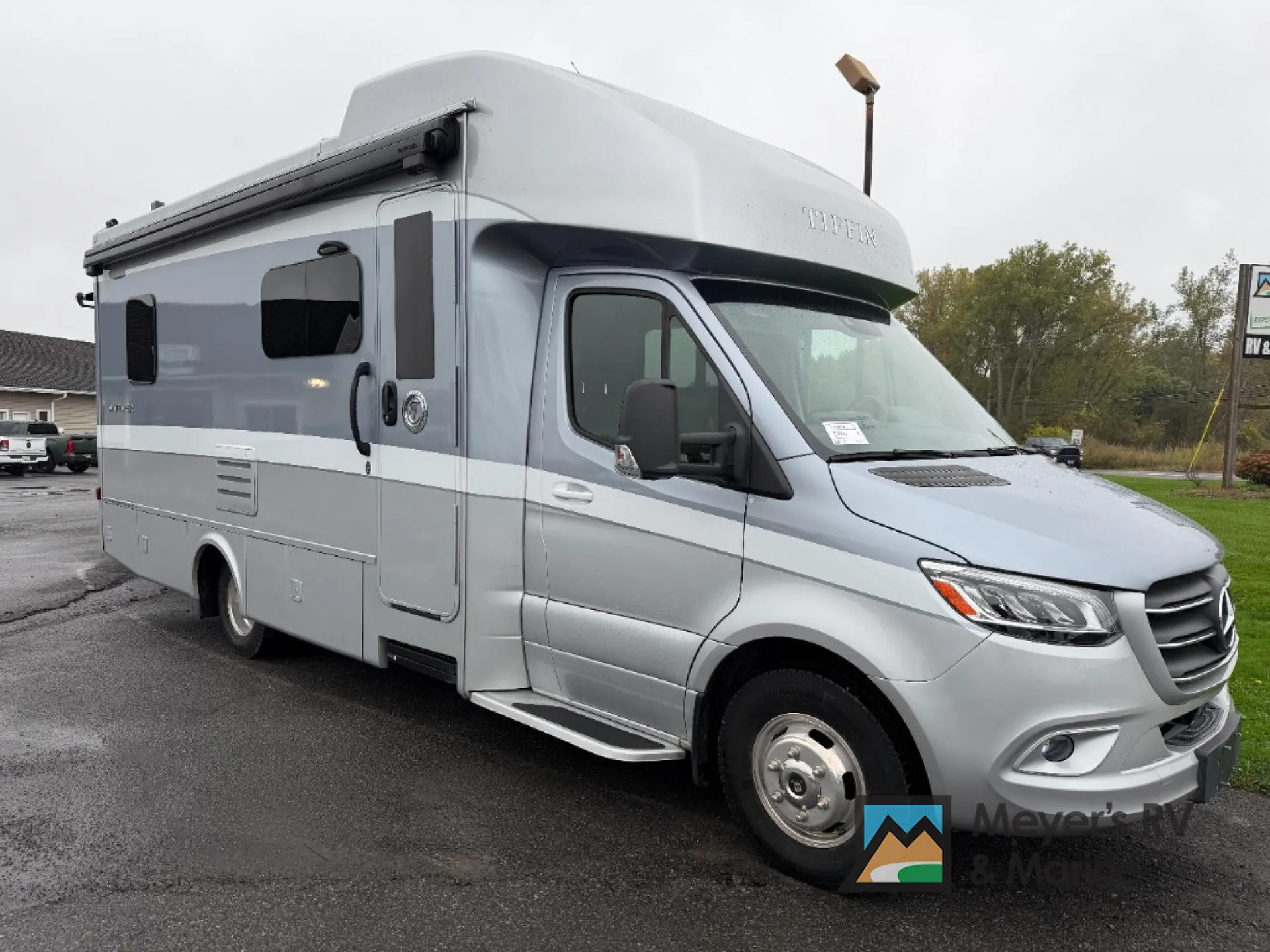 2022 Tiffin Wayfarer 25 SW - Photo 2