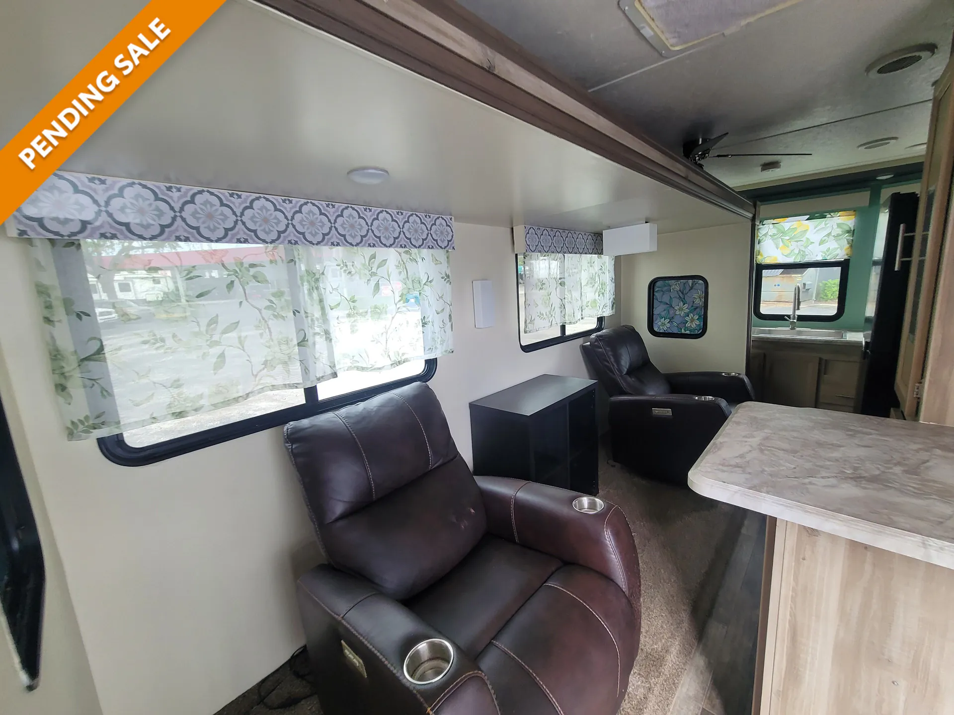 2021 Coachmen Catalina 39FKTS - Photo 2